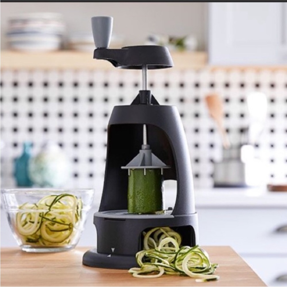 Pampered Chef Veggiie Spiralizer - Picture 3 of 5
